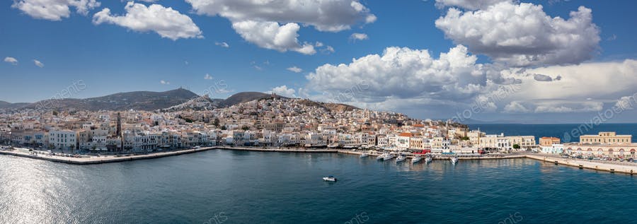 عکس پانوراما از جزیره سیروس در یونان