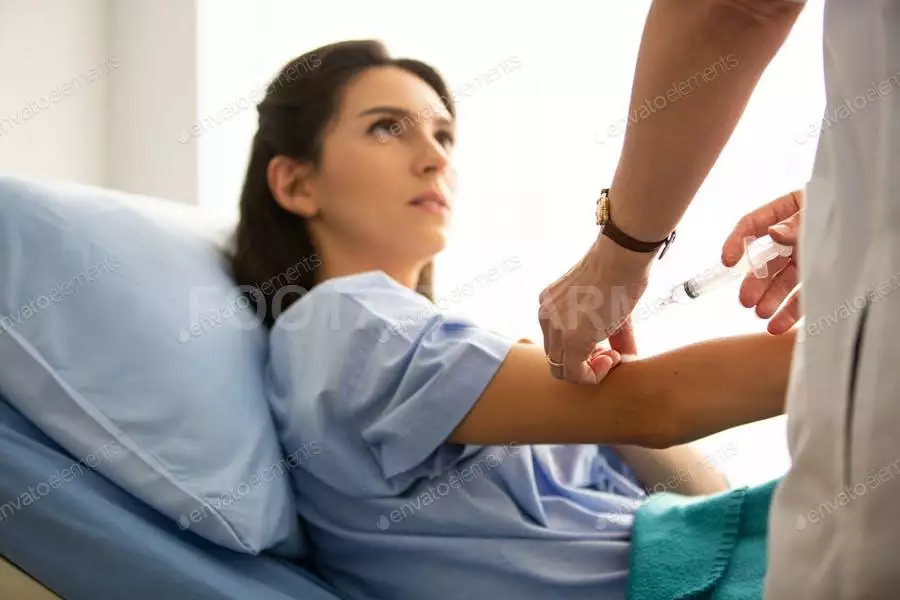 عکس تزریق آمپول