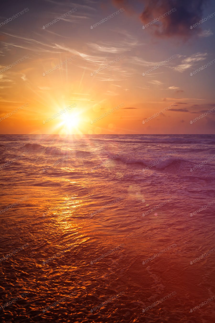 عکس غروب خورشید در اقیانوس