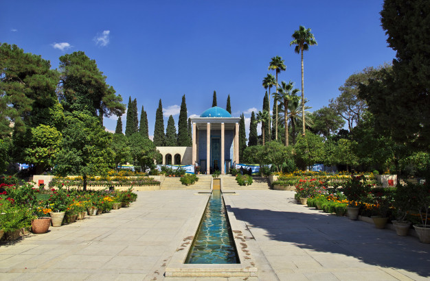 عکس آرامگاه سعدی در شیراز