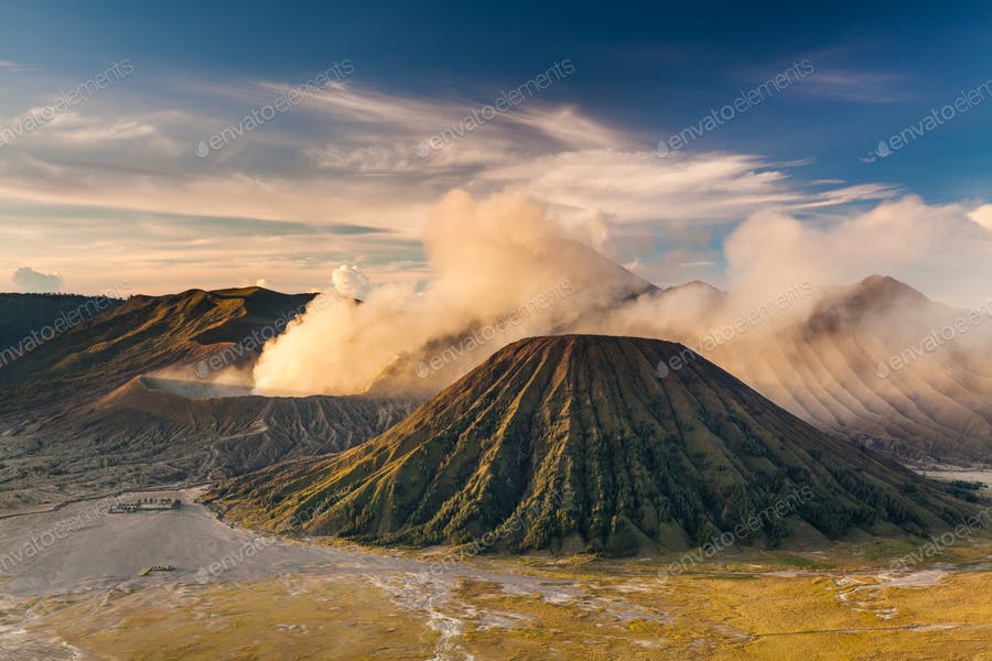 عکس کوه آتشفشانی