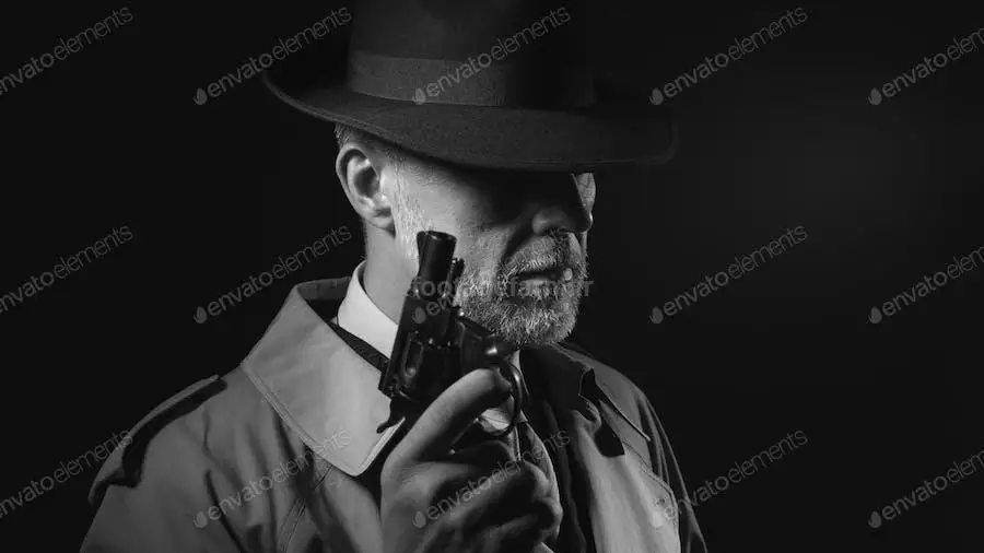 عکس مرد با اسلحه