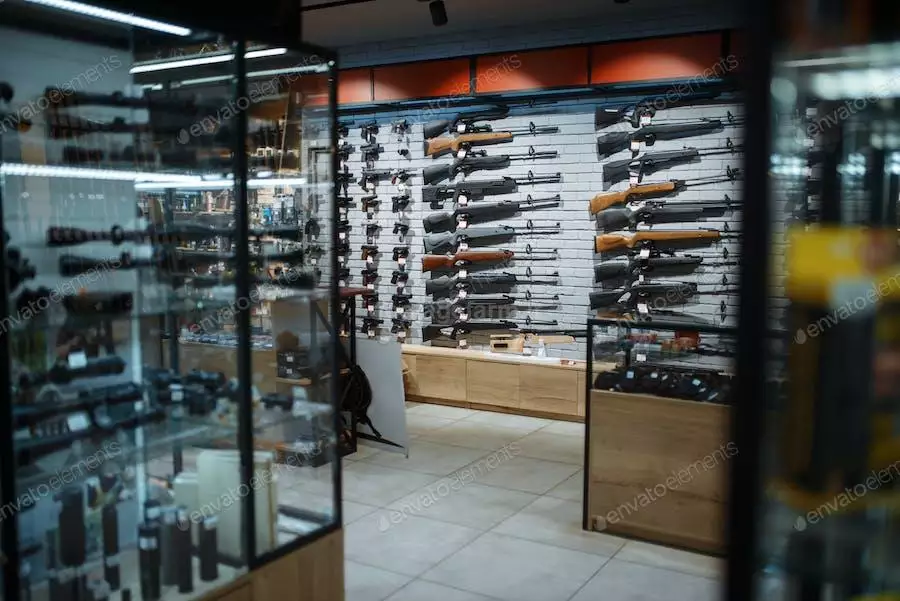 عکس ویترین مغازه اسلحه فروشی