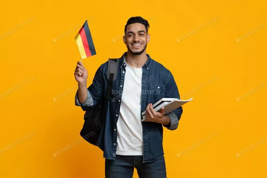 عکس دانشجو با پرچم آلمان