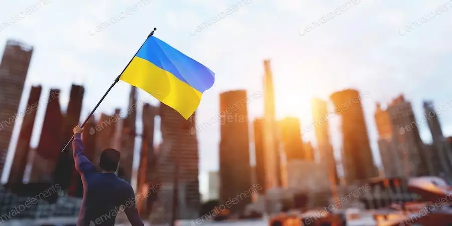 عکس مرد با پرچم اوکراین